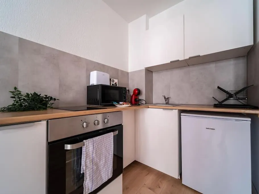 Appartement Tout Equipe Balcon A 5Min De La Gare St Charles Marseille