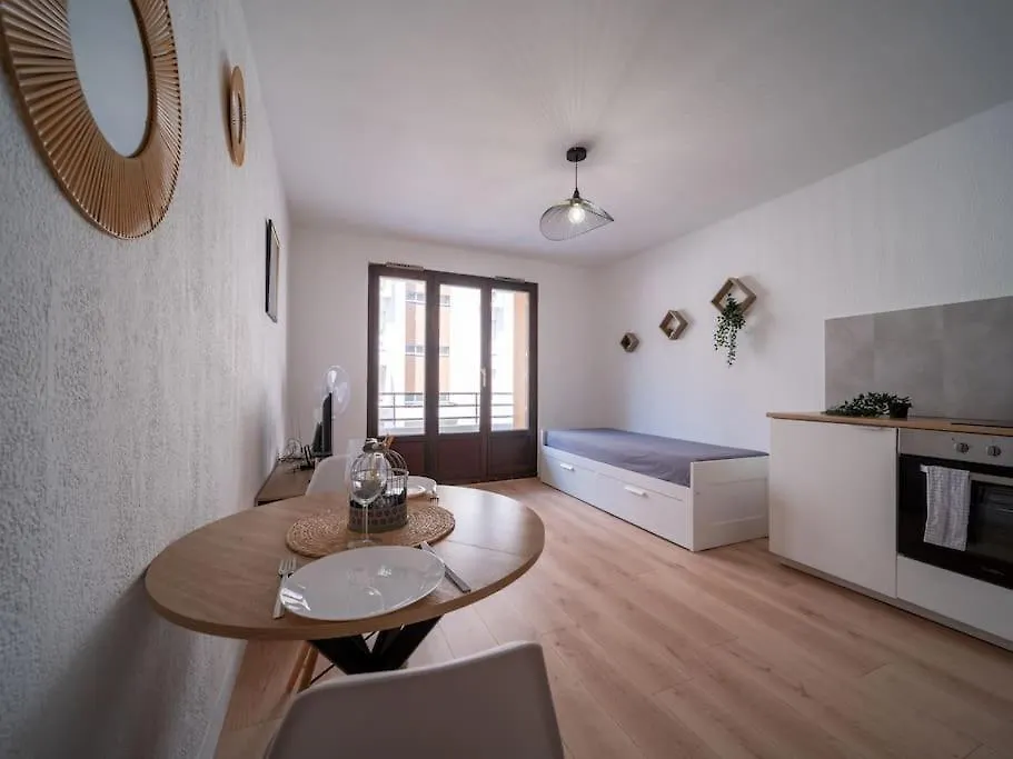 Appartement Tout Equipe Balcon A 5Min De La Gare St Charles location